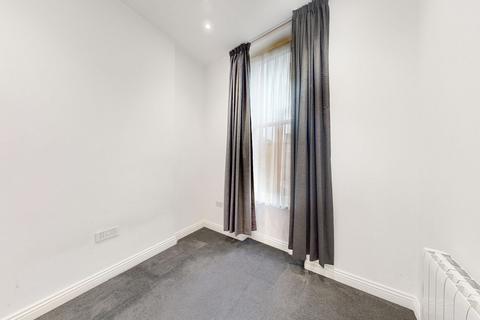 2 bedroom flat to rent, Mill Lane, London NW6