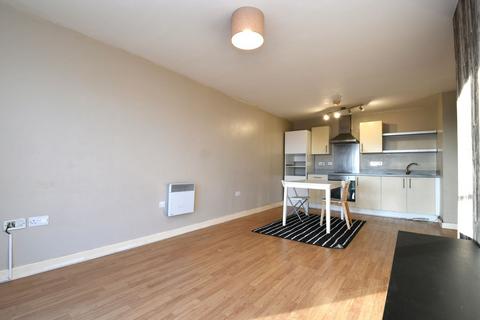 3 bedroom flat for sale, Pilgrims Way, Ladywell Point, M50