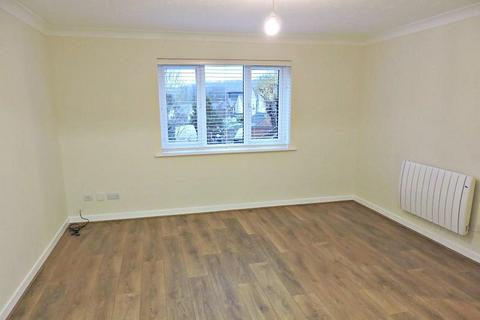 2 bedroom flat to rent, Sovereign Court, Totteridge Avenue, High Wycombe, HP13