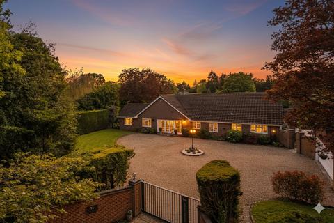 undefined, Carbinswood Lane, Bucklebury Common, RG7 5TS