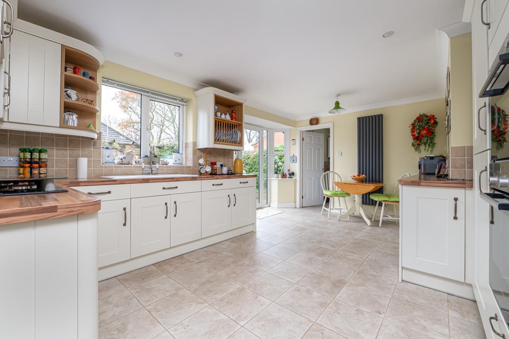 Dining kitchen