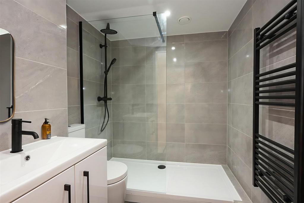 27 Yarmouth Road-83 - Bathroom - Industrial - 0.jpg