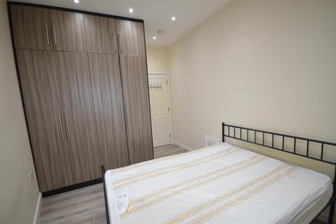 undefined, High Road, London, N2 9PJ