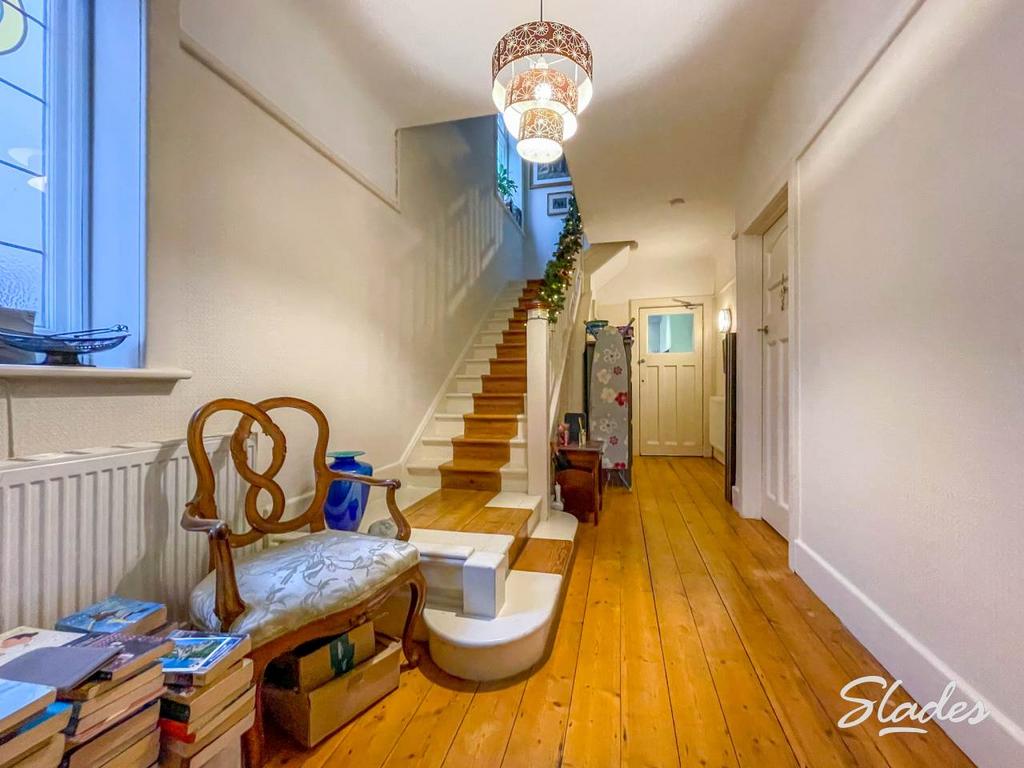 25 pine avenue entra