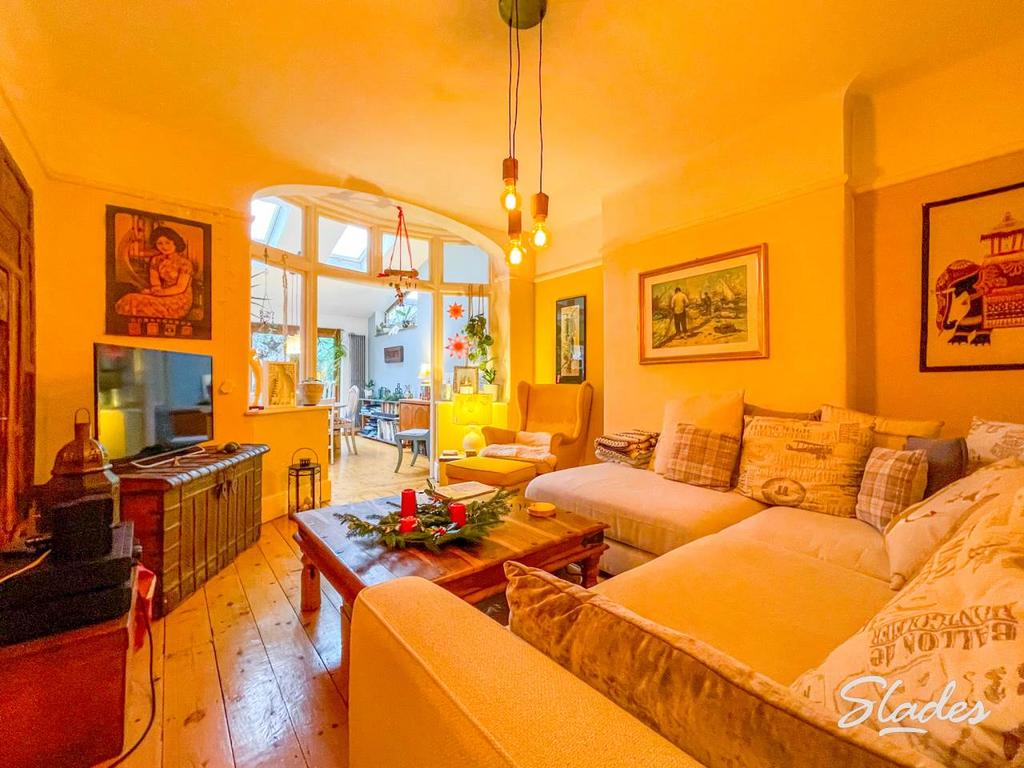 25 pine avenue 2nd r