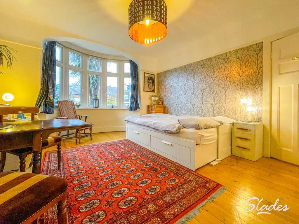 25 pine avenue fourt