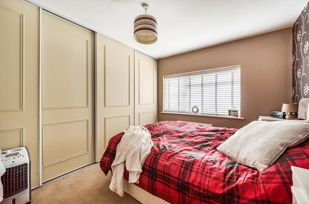 1383680-25-692daa...