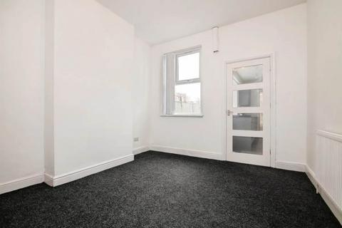 3 bedroom terraced house to rent, Windmill Lane, Smethwick B66