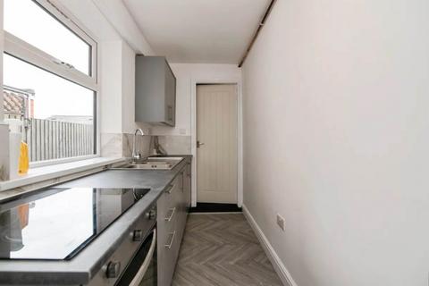 3 bedroom terraced house to rent, Windmill Lane, Smethwick B66