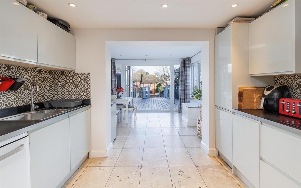 Kitchen/ Dining Area