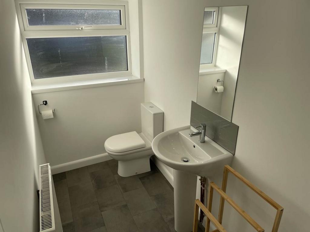 Bathroom 1, 1