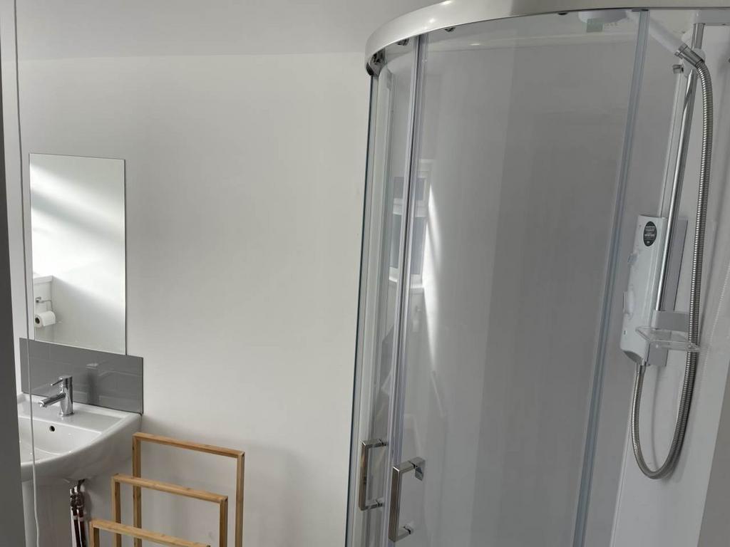 Bathroom 1, 2