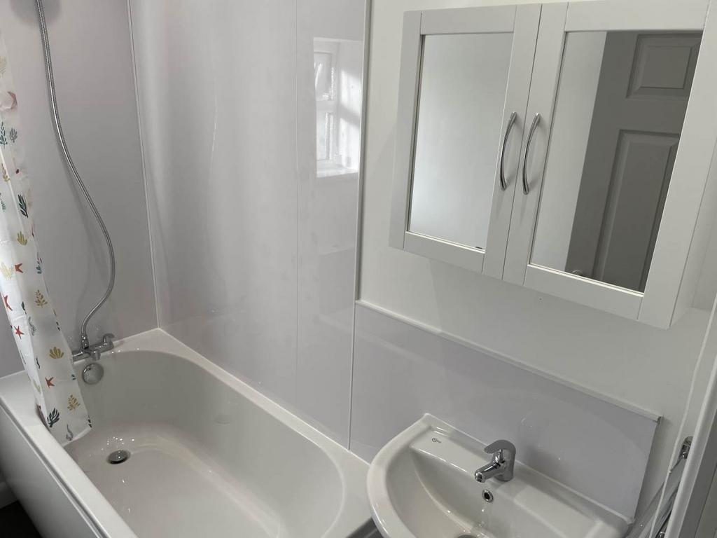 Bathroom 2, 2