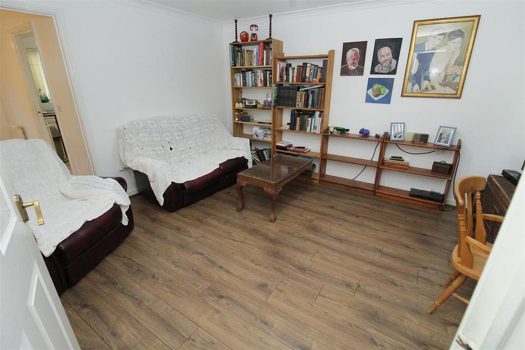 Lounge1.JPG