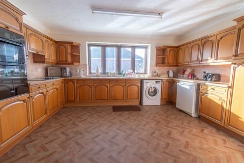 3 bedroom bungalow for sale, Granary Close, Briston, NR24