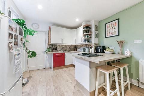 2 bedroom flat for sale, College Road, Colliers Wood SW19