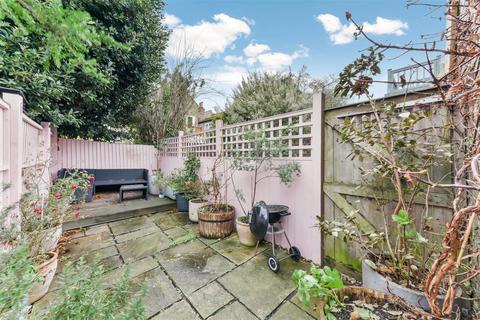 2 bedroom flat for sale, College Road, Colliers Wood SW19
