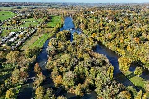 undefined, Hurley Lock, Hurley, Maidenhead, Berkshire, SL6