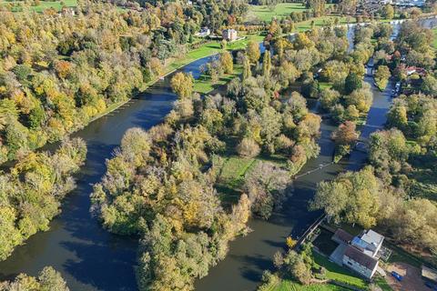 undefined, Hurley Lock, Hurley, Maidenhead, Berkshire, SL6