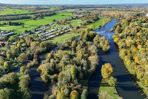 undefined, Hurley Lock, Hurley, Maidenhead, Berkshire, SL6
