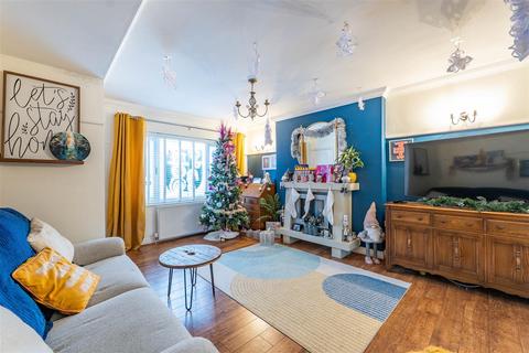 3 bedroom semi-detached house for sale, St. Christines Avenue, Farington, Leyland