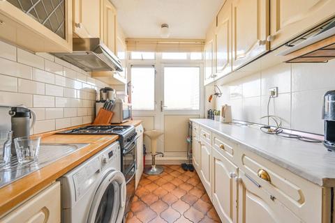 undefined, Solander Gardens, Shadwell, London, E1