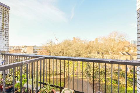 undefined, Solander Gardens, Shadwell, London, E1