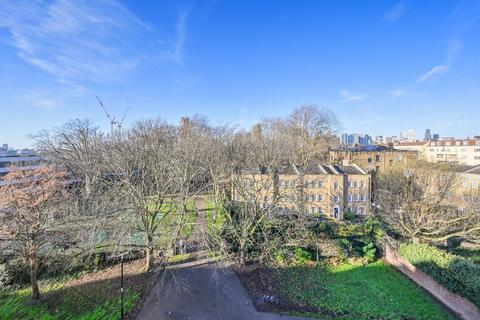 undefined, Solander Gardens, Shadwell, London, E1