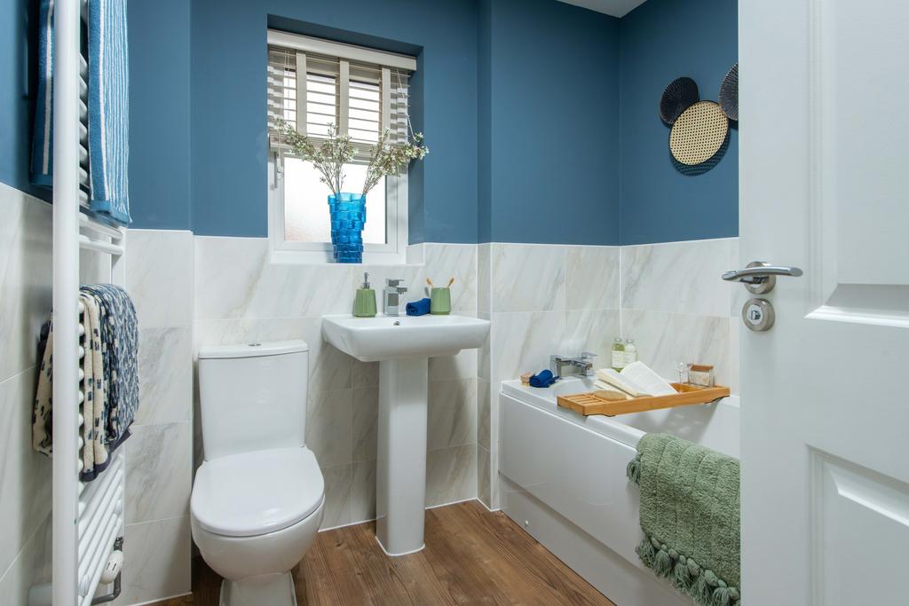 Henley Gate BAR Langley Bathroom