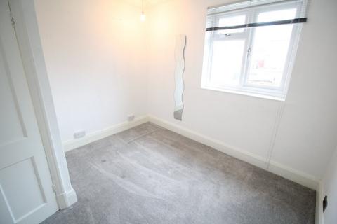 2 bedroom semi-detached house to rent, Regent Street, Warwickshire CV12