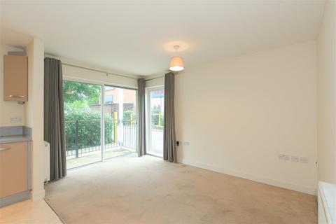 2 bedroom apartment to rent, Canalside, Redhill