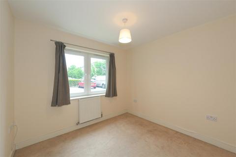 2 bedroom apartment to rent, Canalside, Redhill