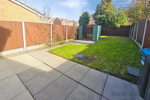 3 bedroom semi-detached house to rent, Hollybank Close, Northwich CW8