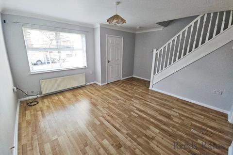 3 bedroom semi-detached house to rent, Hollybank Close, Northwich CW8