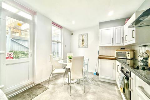 1 bedroom bungalow for sale, Sea Road, Bexhill-on-Sea, TN40
