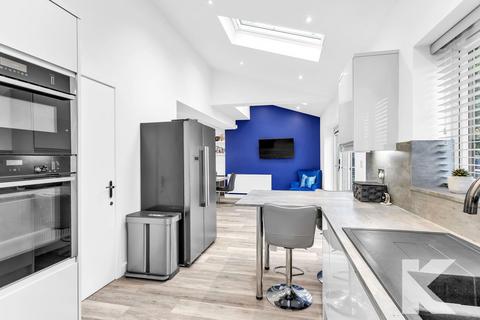 undefined, 582 Rochdale Road, Royton OL2 6SH