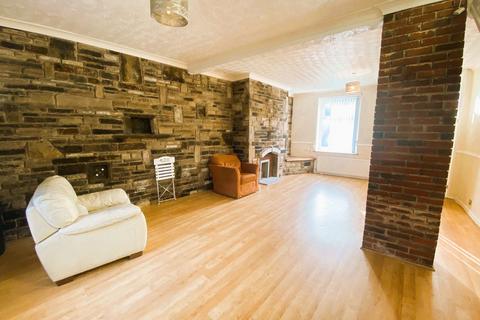 undefined, 567 Huddersfield Road, Waterhead, Oldham, OL4 3NY