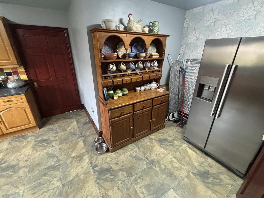 Kitchen (third image)