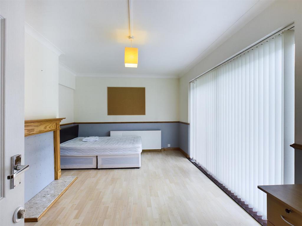 CAM00159 P1-PR0103-STILL01.jpg