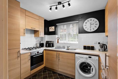 2 bedroom maisonette for sale, Stafford Rise, Caterham CR3