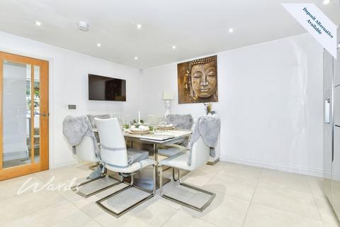 4 bedroom detached house to rent, Lodge Close Allington ME16