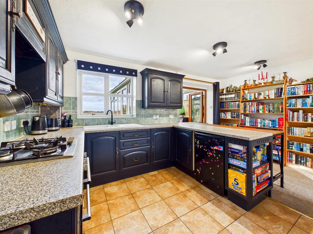 CAM01555 G0-PR0287-STILL011.jpg