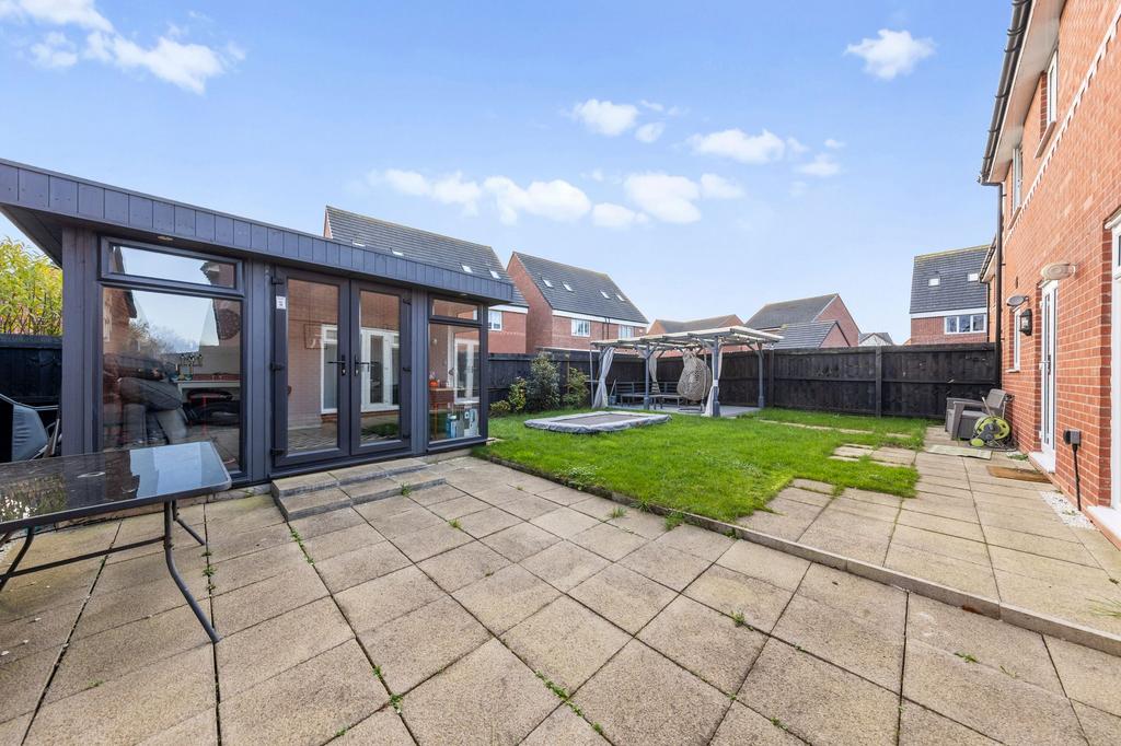 Rear Summer House / Office