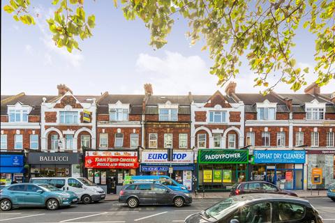 3 bedroom flat to rent, London Road, Isleworth, TW7