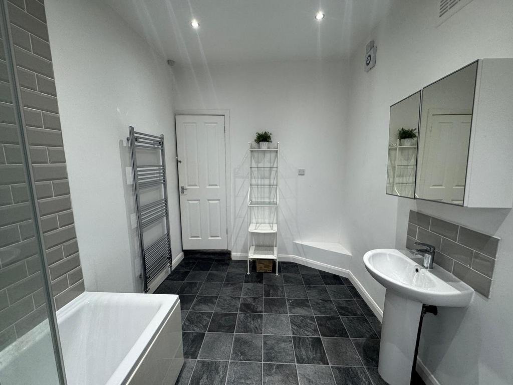 Whats App Image 2025-12-15 at 13.31.18 (5) - Cop...