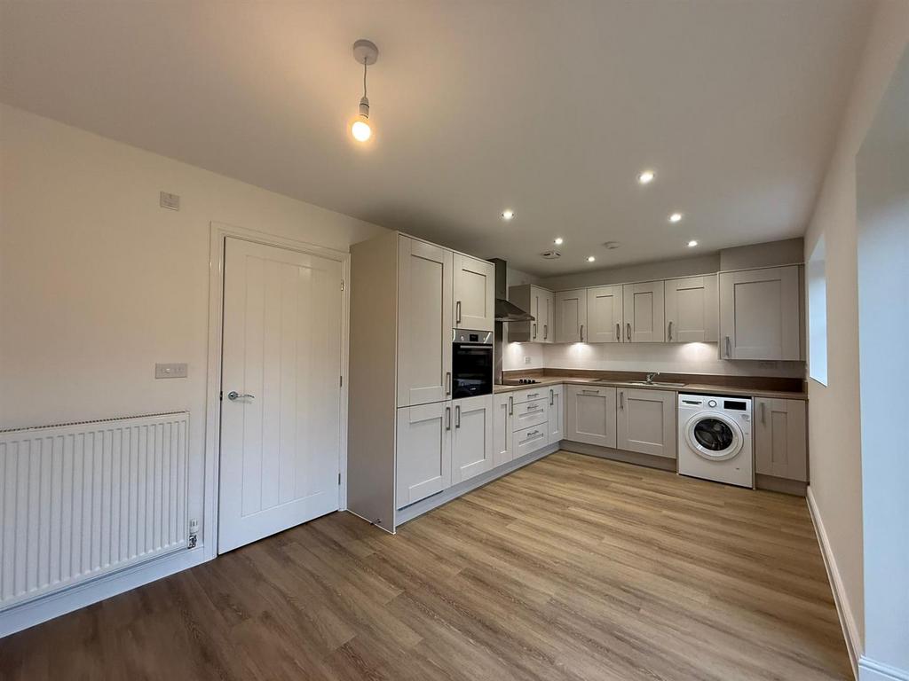 Kitchen Diner (2).jpg