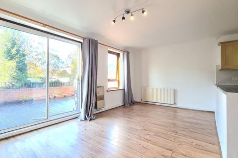 2 bedroom flat to rent, Denton Court, Avenue Road, TW7