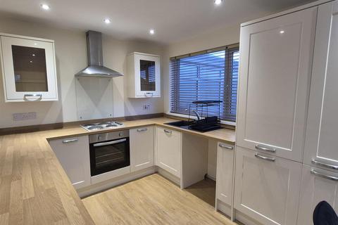 3 bedroom semi-detached house to rent, Uldale Road, Workington CA14