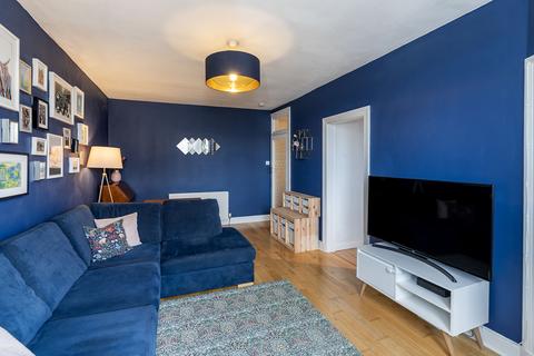 3 bedroom flat for sale, 246/3 Newhaven Road, Newhaven, Edinburgh, EH6 4LH