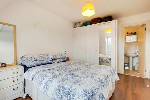 undefined, Streatham High Road, London SW16